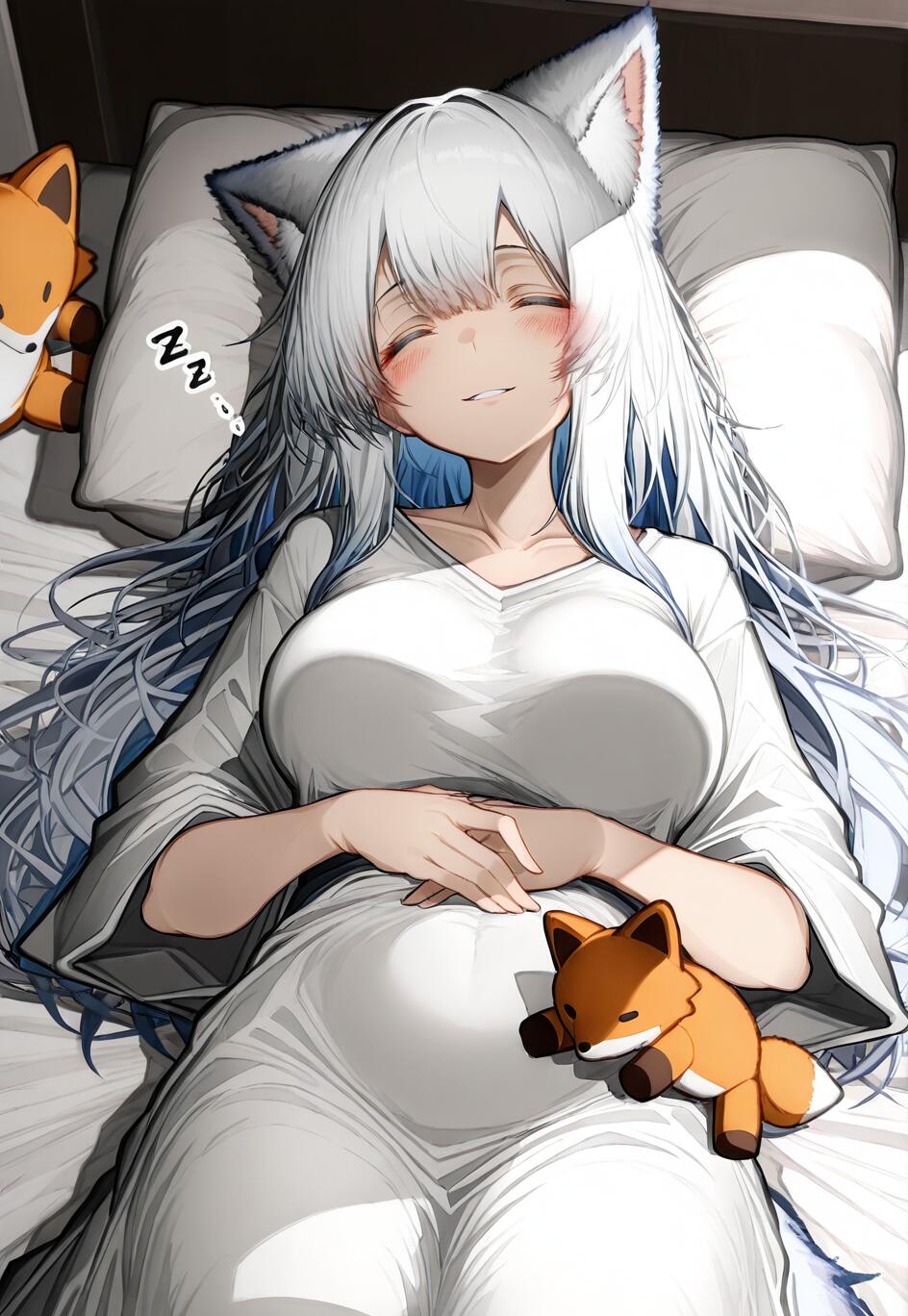 Uma imagem vista de cima da personagem Shinano, uma raposa antropomórfica do anime Azur Lane, dormindo tranquilamente na cama. Ela tem longos cabelos brancos, um sorriso suave e está cercada por adoráveis pelúcias de raposas num quarto iluminado pelo sol.