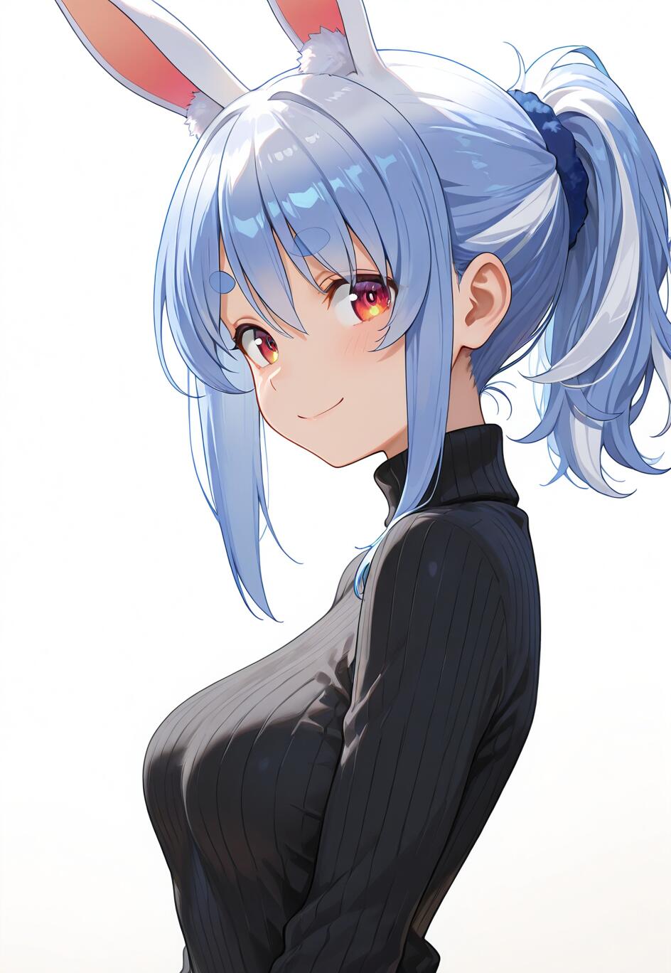 Uma ilustração em estilo anime de Usada Pekora, uma menina com cabelo azul-claro preso em um rabo de cavalo e orelhas de coelho brancas, sorrindo suavemente enquanto veste um suéter preto de gola alta, com um fundo branco.