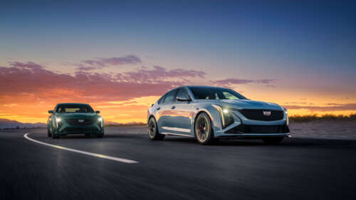 Um elegante e potente sedan Cadillac CT5-V Blackwing, retratado em detalhes impressionantes. 8K