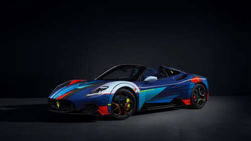 Um supercarro Maserati MC20 de alto desempenho, com um design elegante e aerodinâmico... 8K