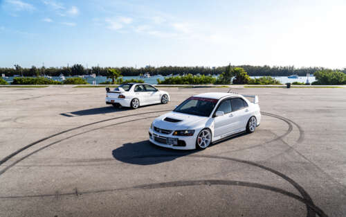 Uma imagem detalhada de um Mitsubishi Lancer Evolution IX, um carro desportivo do... 7680x4800