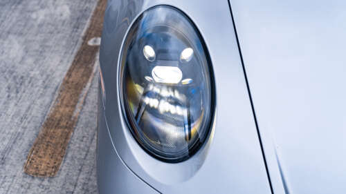 Um carro esportivo Porsche GT3 RS de alto desempenho, com uma carroceria aerodinâmica... 8K