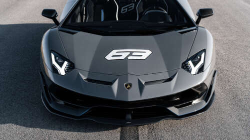 Uma imagem em close de um elegante e potente supercarro Lamborghini Huracan. 8K