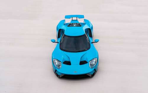 Um supercarro Ford GT elegante e potente, com um design aerodinâmico e um acabamento... 7680x4800