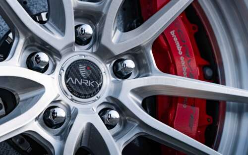 Um elegante e potente carro esportivo Chevrolet Corvette C8, com linhas aerodinâmicas... 7680x4800