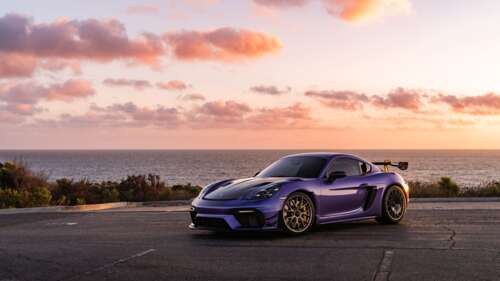 Um elegante e potente carro esportivo Porsche GT3 RS, com uma carroceria aerodinâmica... 8K