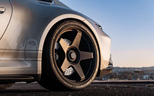 Um Porsche GT3 RS, um carro desportivo de alto desempenho, com um design aerodinâmico... 7680x4800