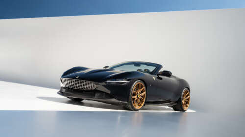 Um elegante e sofisticado Ferrari Roma, um luxuoso carro esportivo que destaca as... 8K