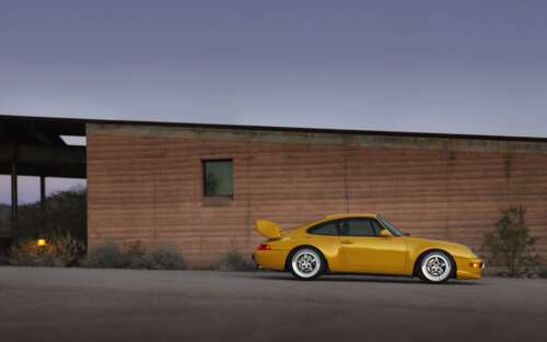 Uma imagem detalhada e de alta qualidade de um elegante e moderno carro esportivo... 7680x4800