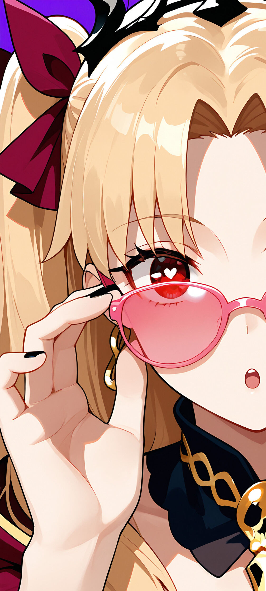 Uma ilustração no estilo anime da personagem Ereshkigal, de Fate/Grand Order. Ela é uma jovem loira com olhos vermelhos em forma de coração, usando uma coroa preta e baixando um par de óculos de sol cor-de-rosa para olhar para o espectador.